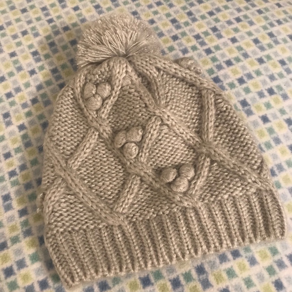 Grey knit pom beanie